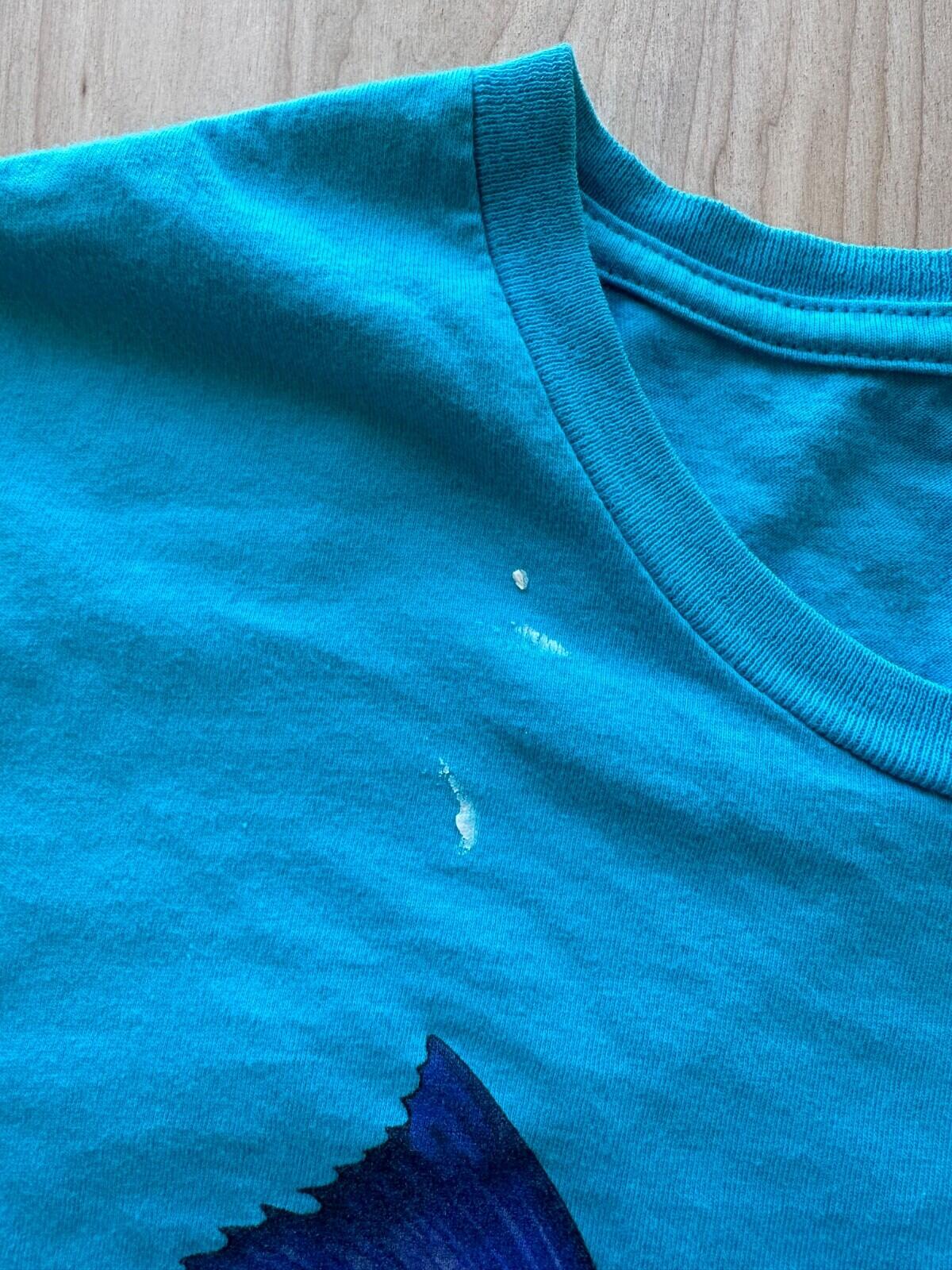 Guy Harvey T shirt medium sword fish paint splattered fitted style sport fishing