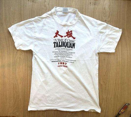 vintage 1997 TAIJIQUAN tai chi retreat T SHIRT hanes BEEFY T medium DAO swords