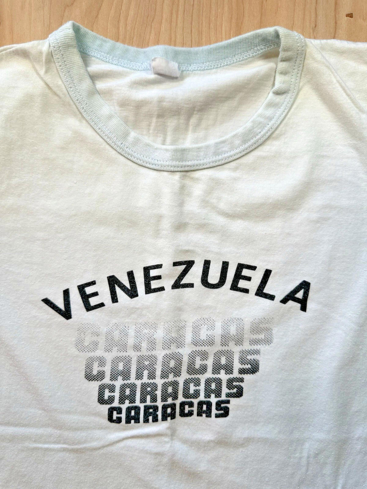 sun faded 1980'S VENEZUELA CARACAS tourist tshirt small vintage indie TRICOSA