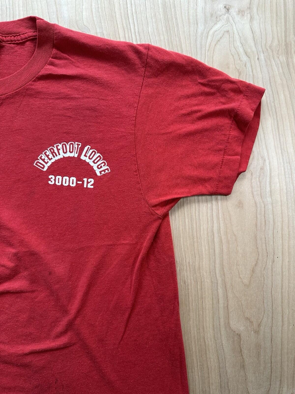 vintage 1980's CAMP T SHIRT screen stars DEERFOOT LODGE  3000-12 red shirt large