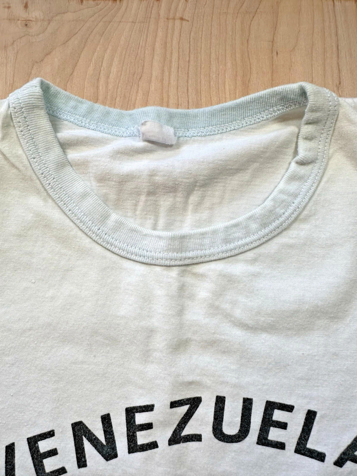 sun faded 1980'S VENEZUELA CARACAS tourist tshirt small vintage indie TRICOSA