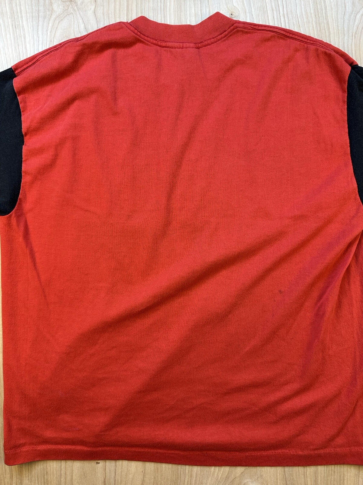 vintage 80's nobody beats THE WIZ t shirt RED SHIRT BLACK SLEEVES rare XL