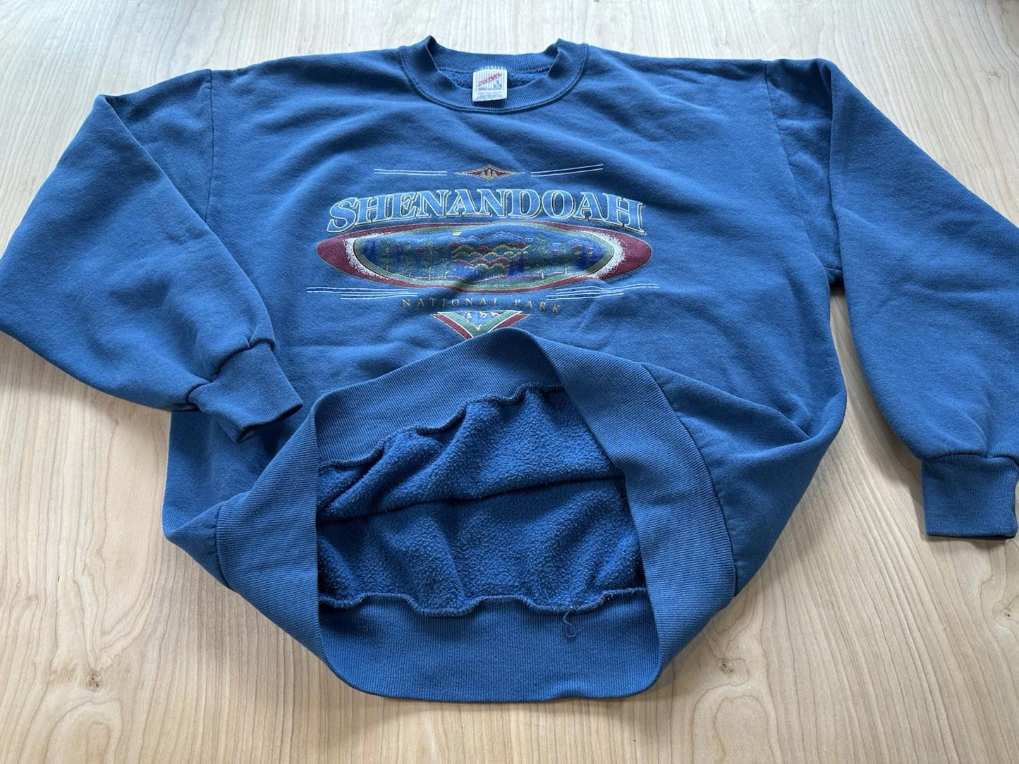 1980's vintage SHENANDOAH national park SWEATSHIRT blue TREES mountains USA nice