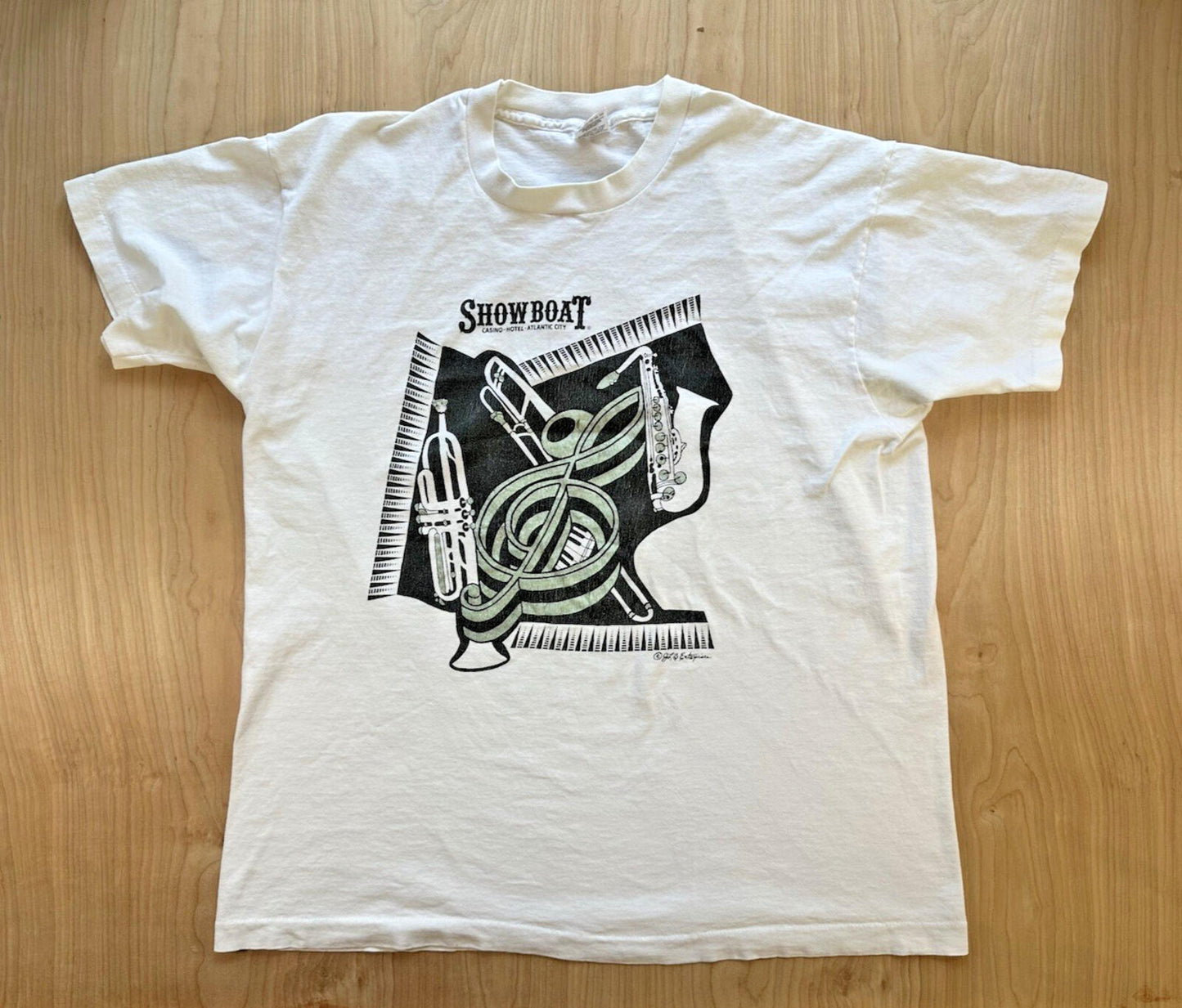 vintage 80's SHOWBOAT CASINO fruit of the loom T SHIRT shredded ATLANTIC CITY NJ