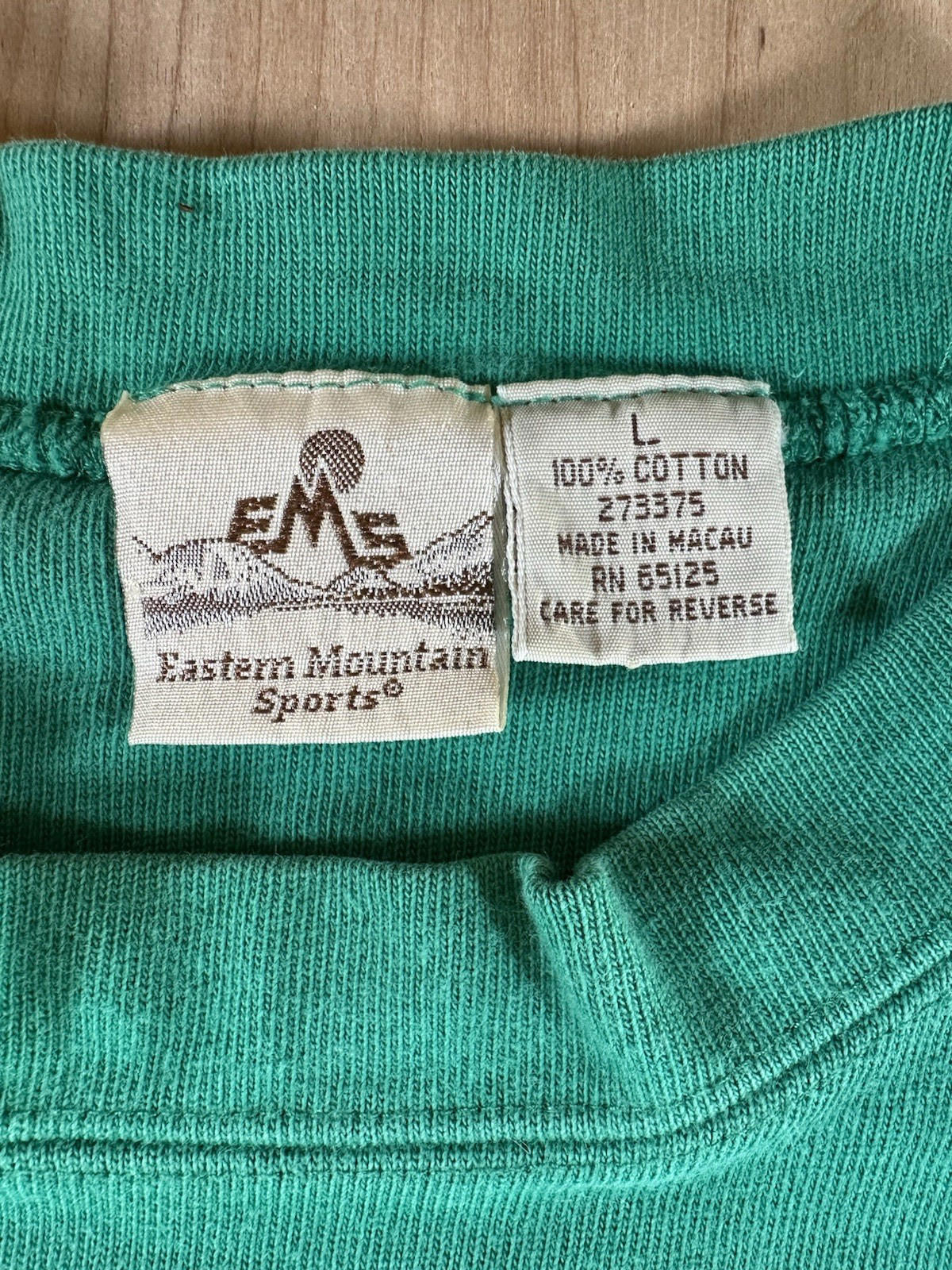 vintage 80's EASTERN MOUNTAIN SPORTS heavy cotton LONG SLEEVE green HIKING gorp