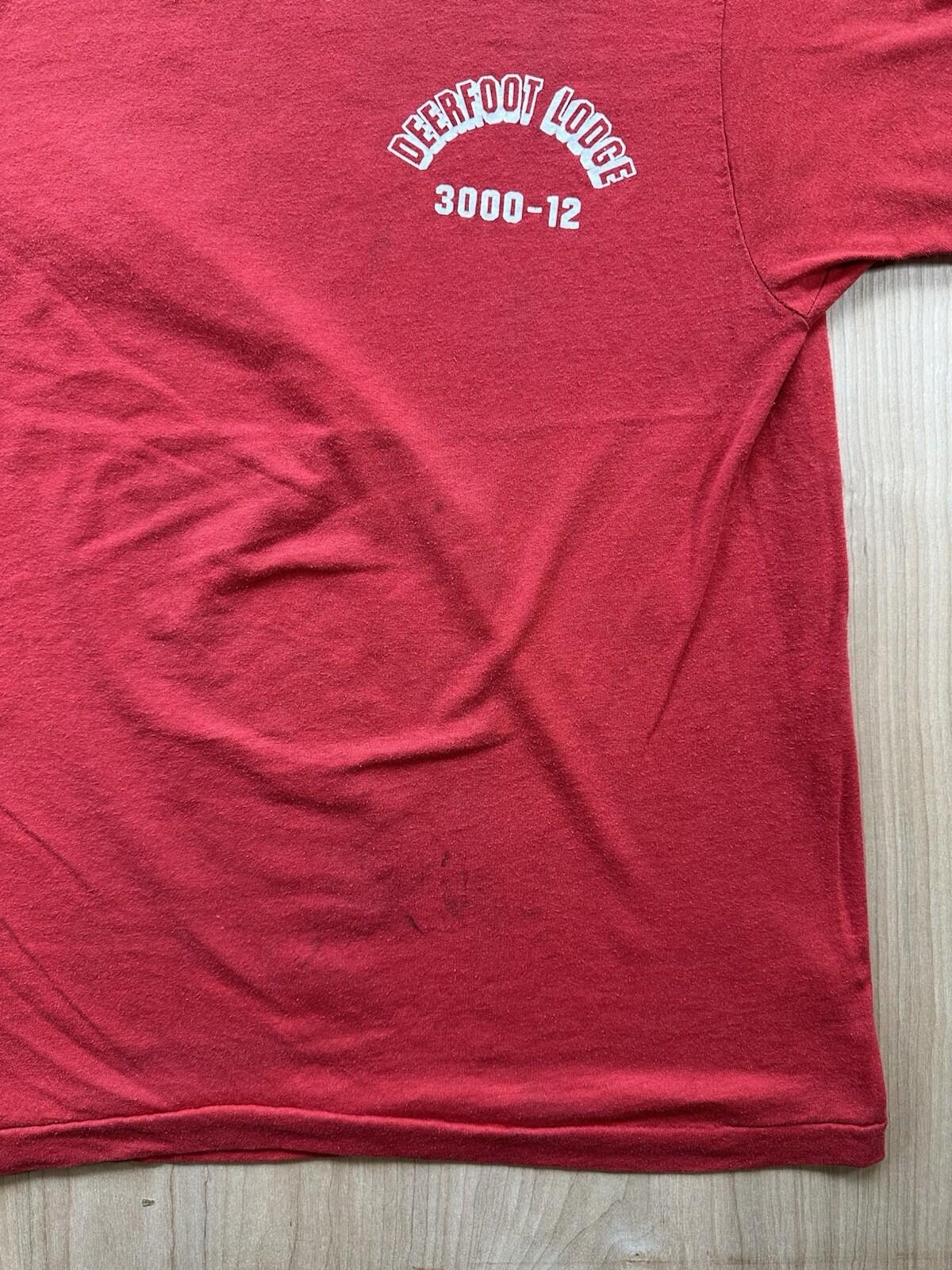 vintage 1980's CAMP T SHIRT screen stars DEERFOOT LODGE  3000-12 red shirt large