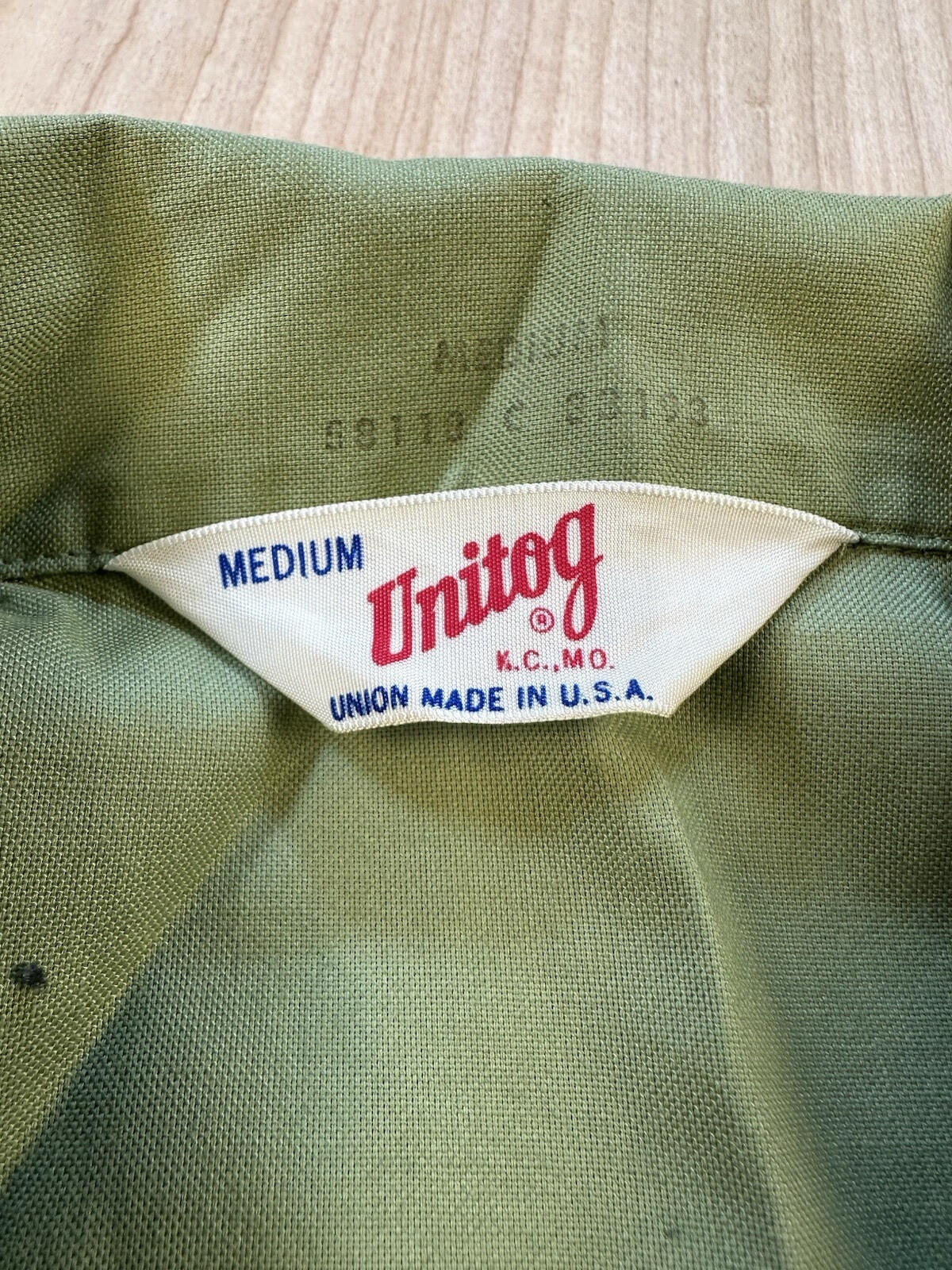 vintage 60's CHAIN STITCH large patch UNITOGG work shirt MEDIUM green USA made
