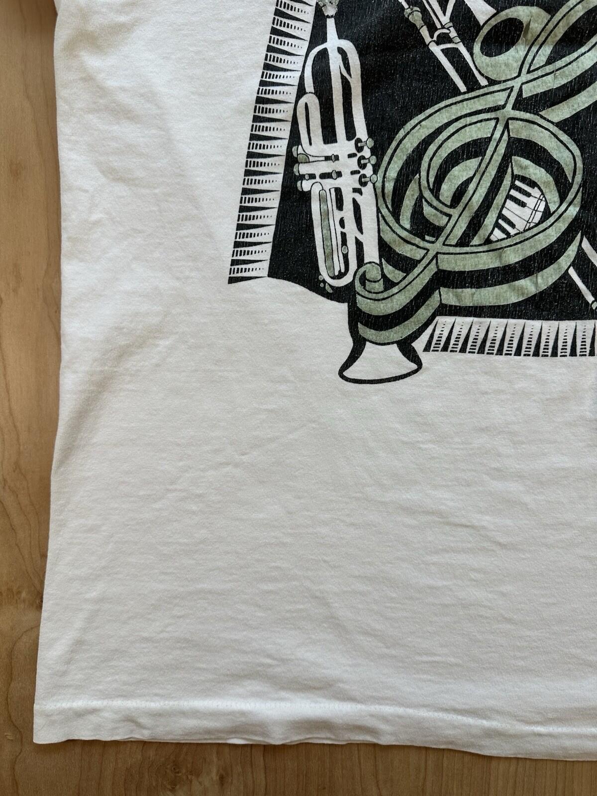 vintage 80's SHOWBOAT CASINO fruit of the loom T SHIRT shredded ATLANTIC CITY NJ
