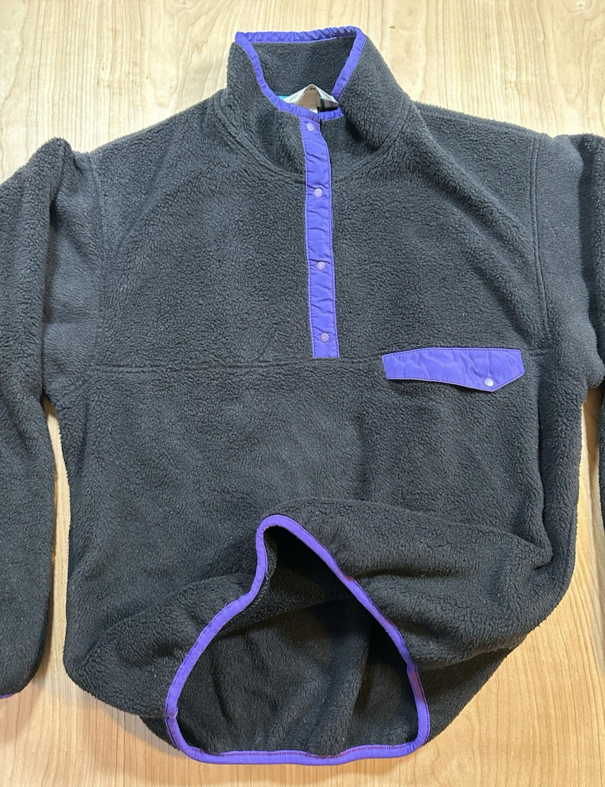 vintage 1980's EASTERN MOUNTAIN SPORTS fleece pullover BLACK womans purple MED