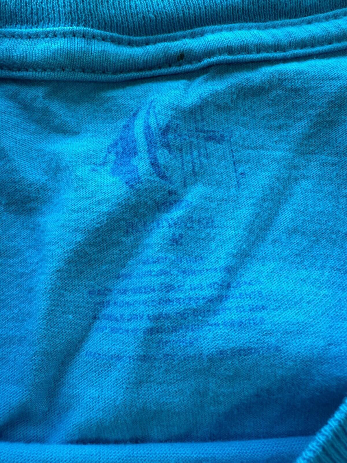 Guy Harvey T shirt medium sword fish paint splattered fitted style sport fishing
