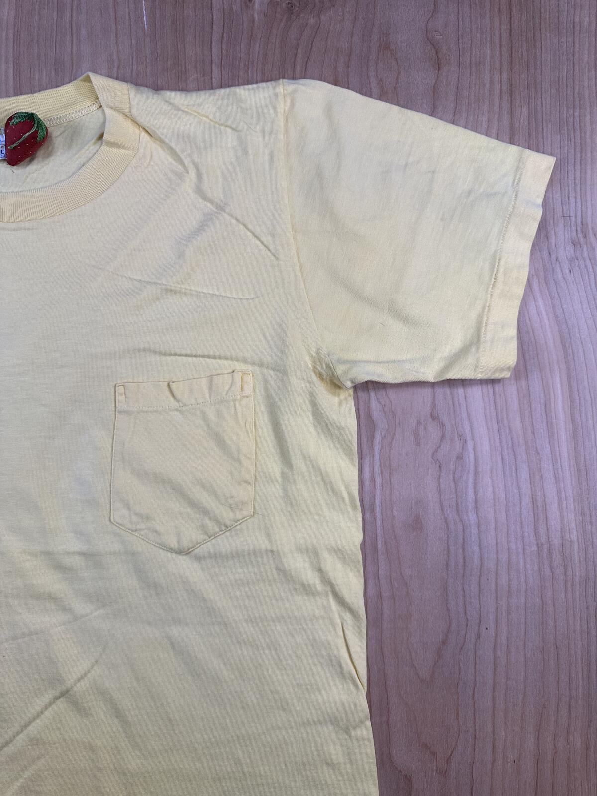 Vintage 70s Jcpenney Towncraft Single Stitch pocket tshirt large yellow cotton
