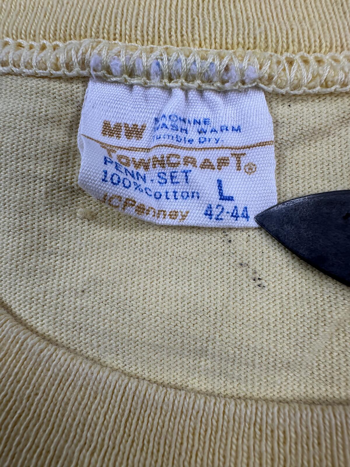 Vintage 70s Jcpenney Towncraft Single Stitch pocket tshirt large yellow cotton