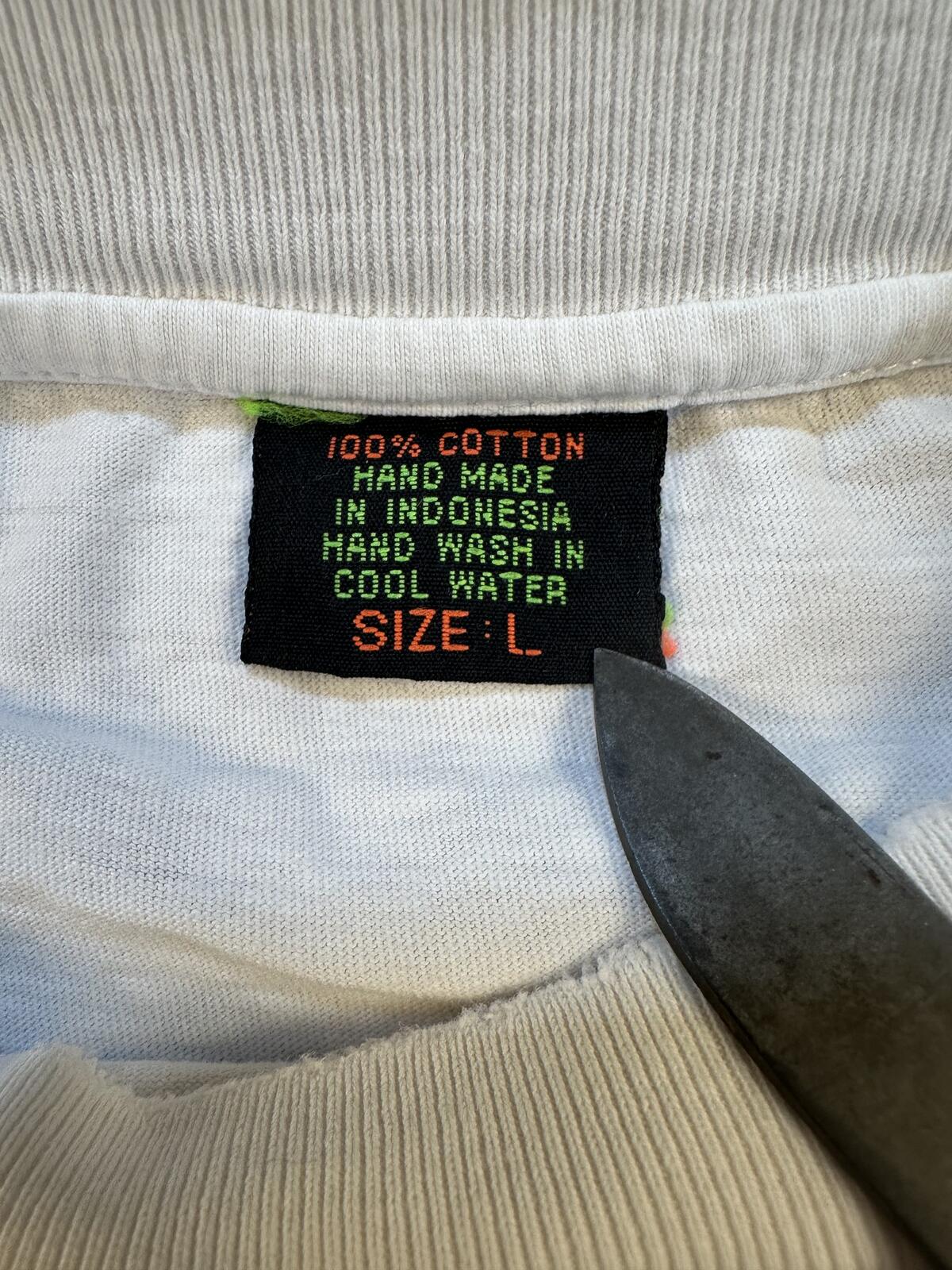 Vintage 90s Bali tshirt single stitch cropped handmade in indonesia cotton large