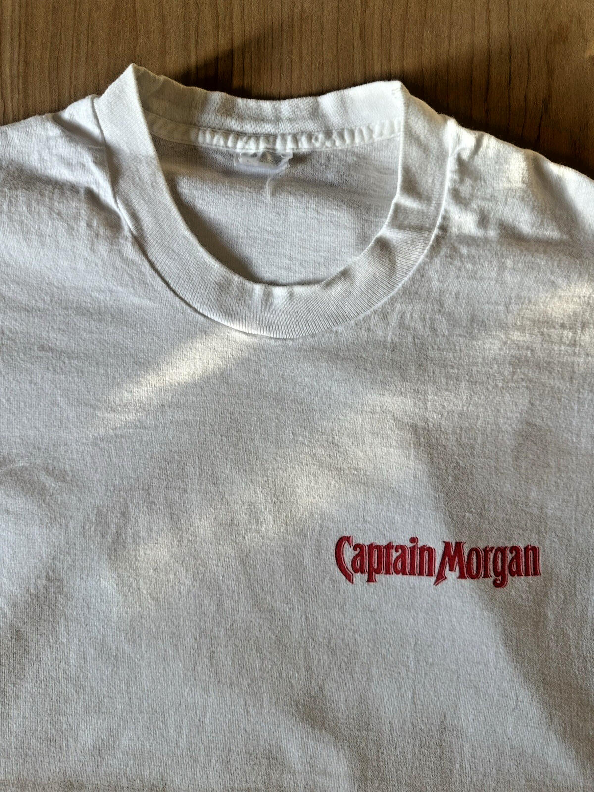 vintage 80's CAPTAIN MORGAN t shirt FRUIT OF THE LOOM single stitch LARGE white