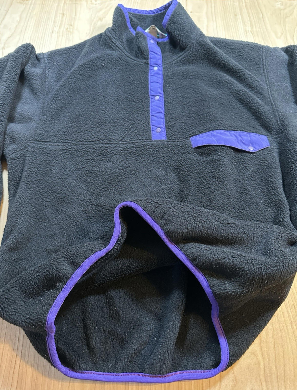 vintage 1980's EASTERN MOUNTAIN SPORTS fleece pullover BLACK womans purple MED