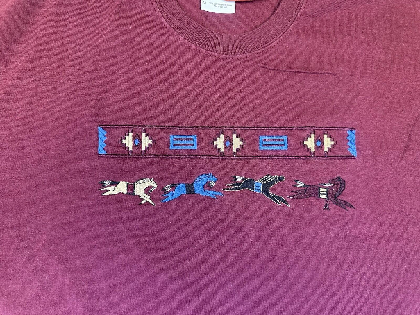 vintage 90's HORSES SOUTH WESTERN embroidered T SHIRT maroon MEDIUM indian AZTEC