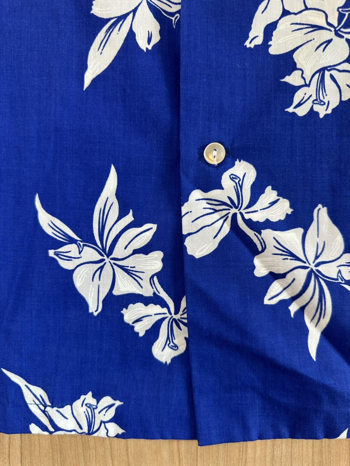 vintage 60's AIKANE HAWAIIN SHIRT Large UNWORN unwashed SUPER CRISP blue