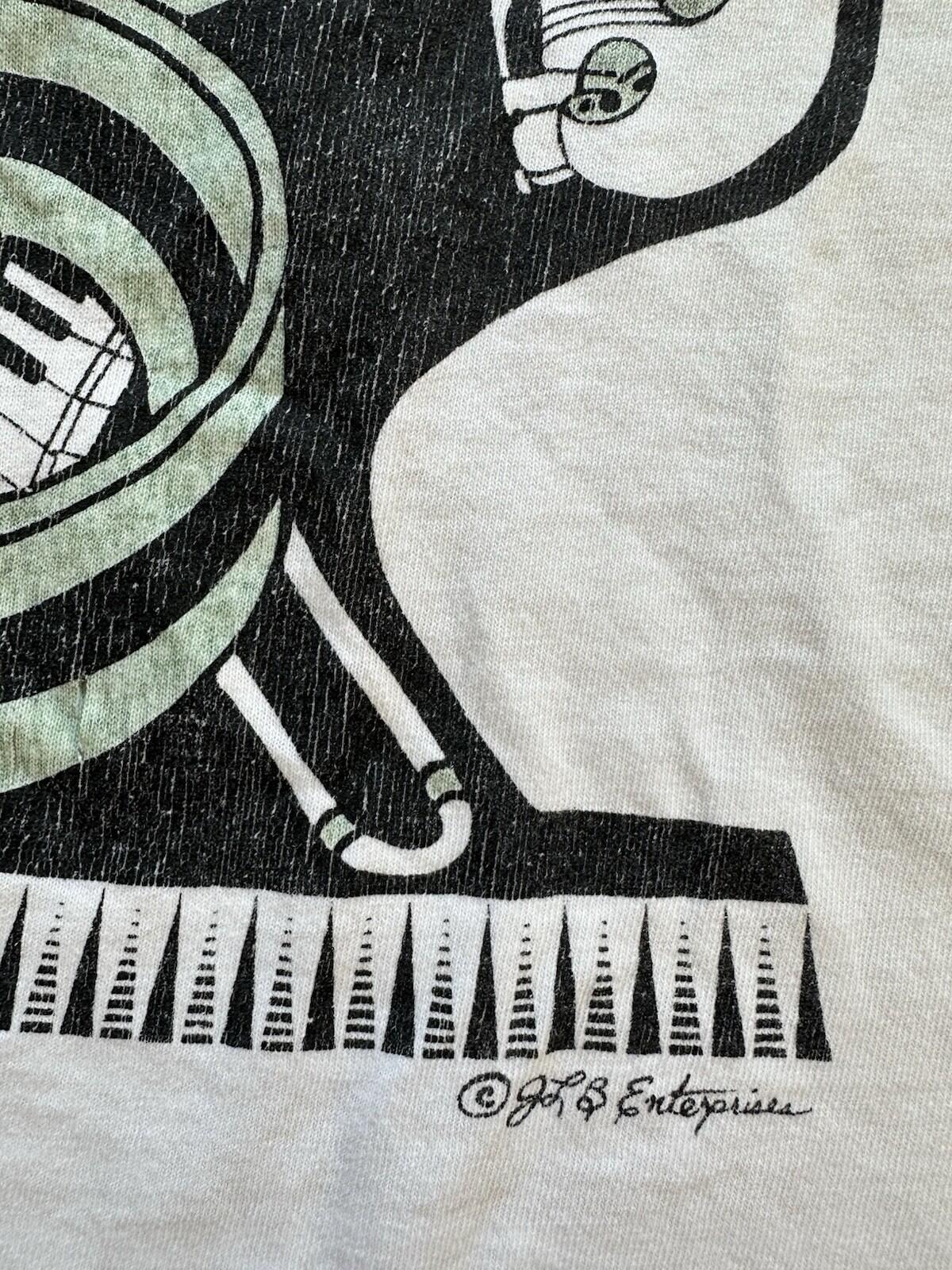 vintage 80's SHOWBOAT CASINO fruit of the loom T SHIRT shredded ATLANTIC CITY NJ