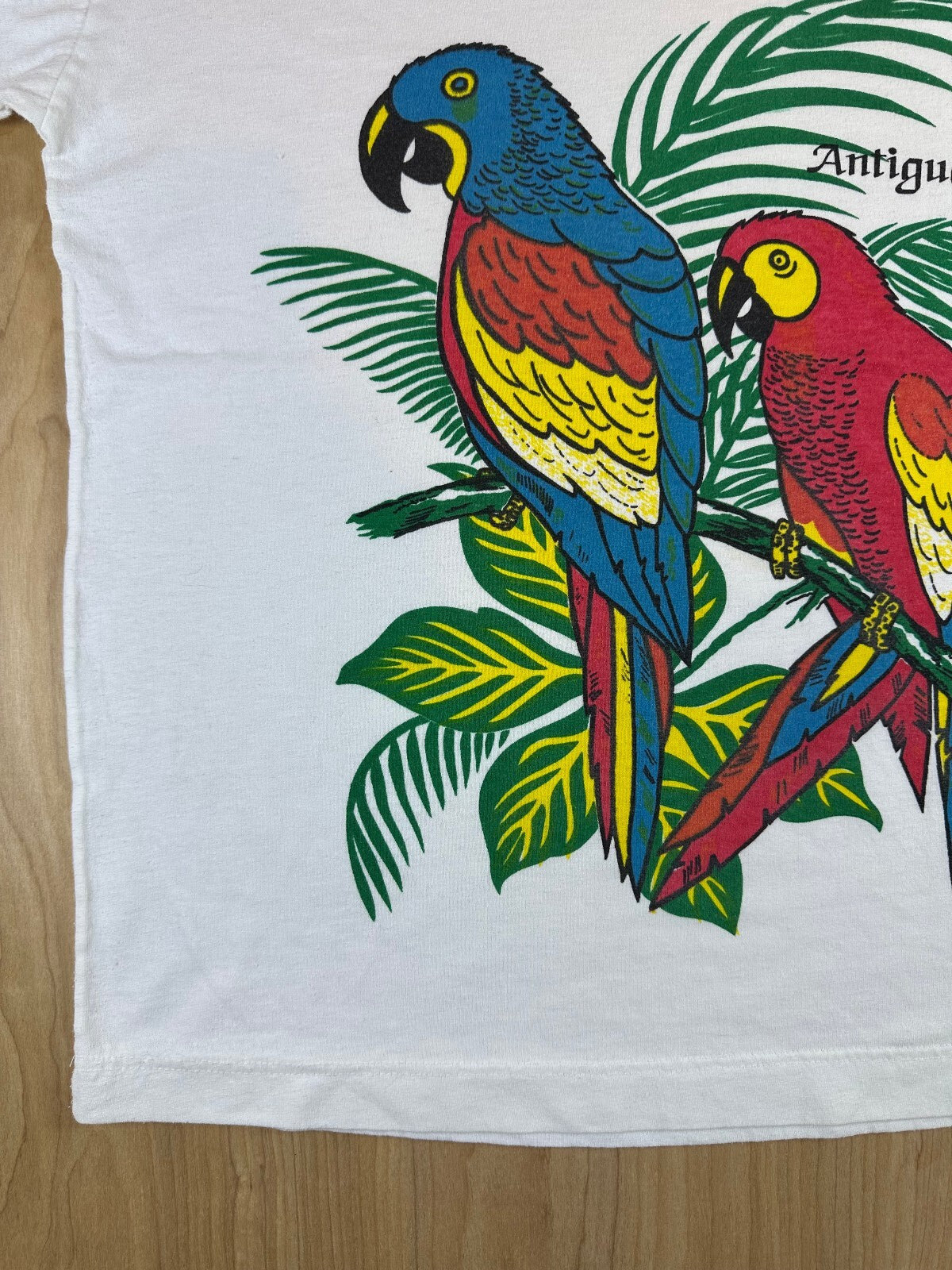 Vintage 90s Antigua parrot tshirt medium cotton birds tropical tourist nature