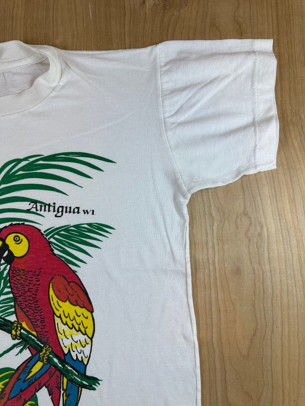 Vintage 90s Antigua parrot tshirt medium cotton birds tropical tourist nature