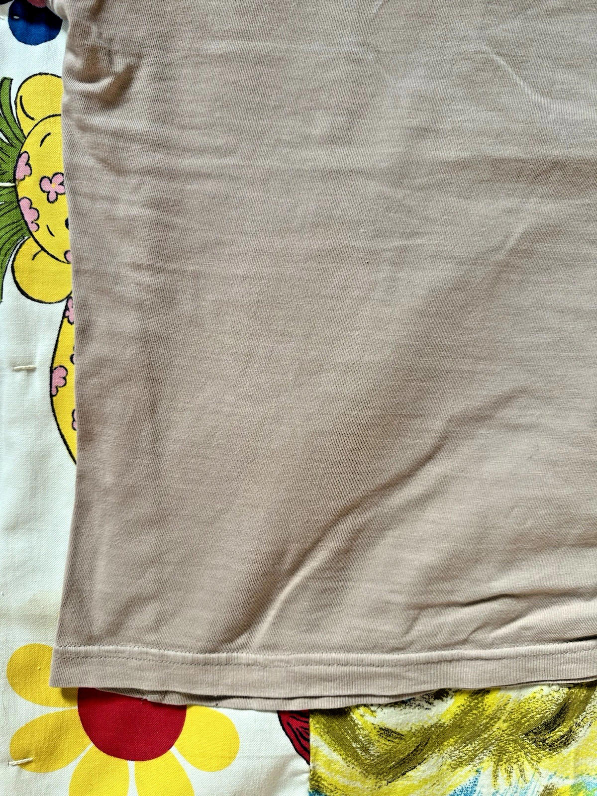 vintage 90's ST JOHNS BAY kakhi T SHIRT BLANK medium SLIGHT FADE soft WORN gorp