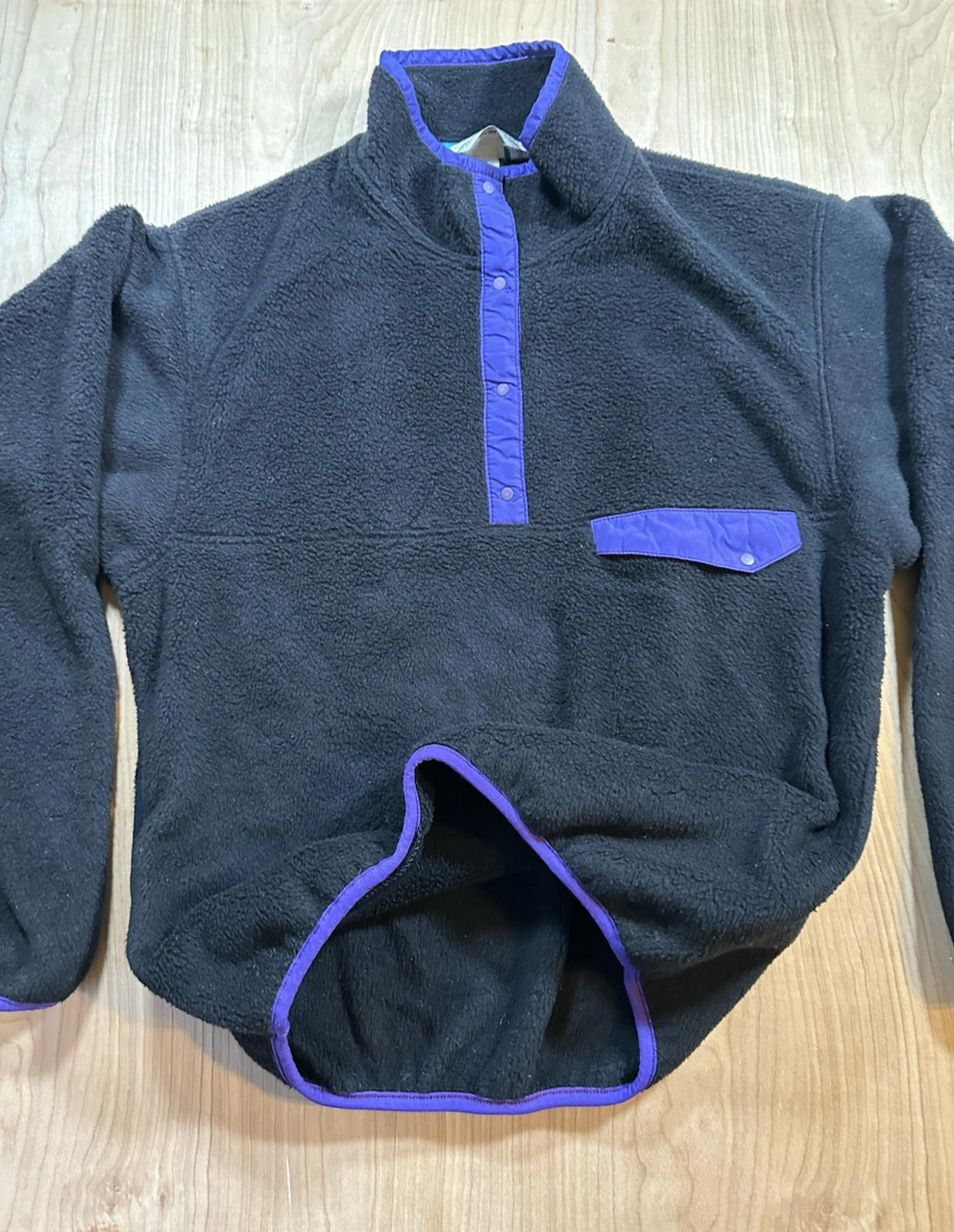 vintage 1980's EASTERN MOUNTAIN SPORTS fleece pullover BLACK womans purple MED