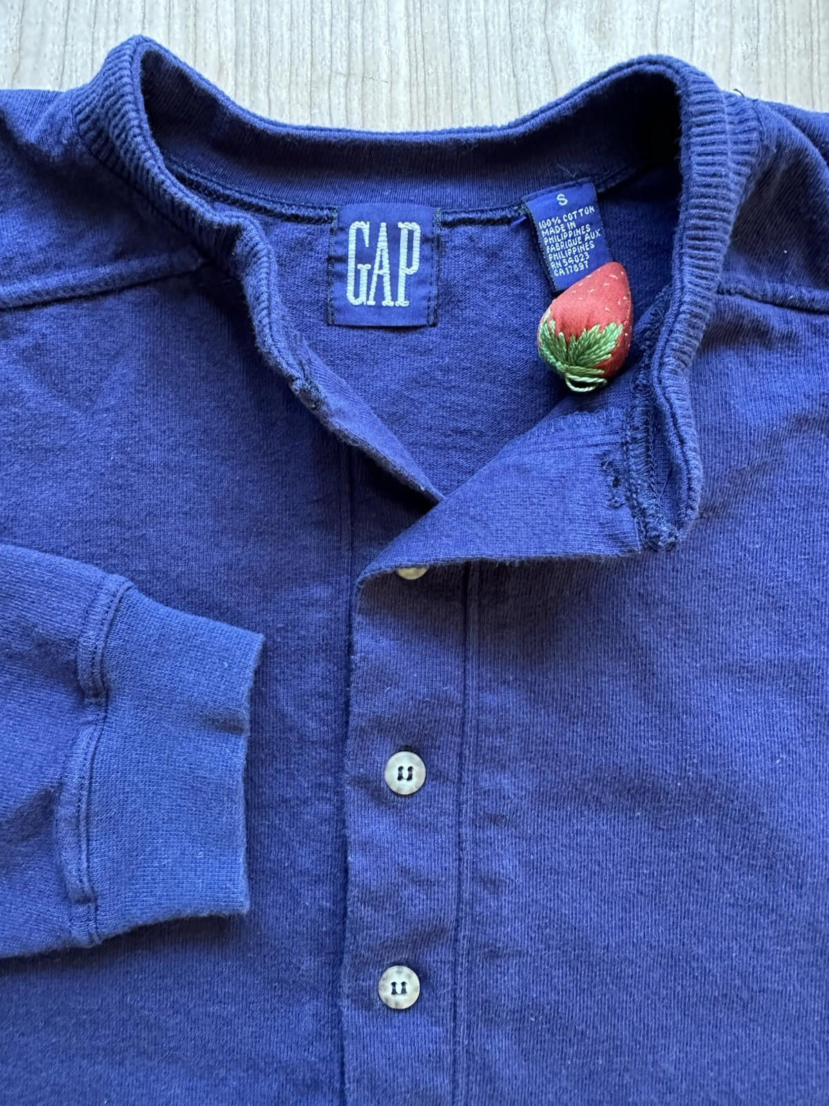 vintage 90's GAP blue HENLEY all cotton LONG SLEEVE size small RIBBED COLLAR