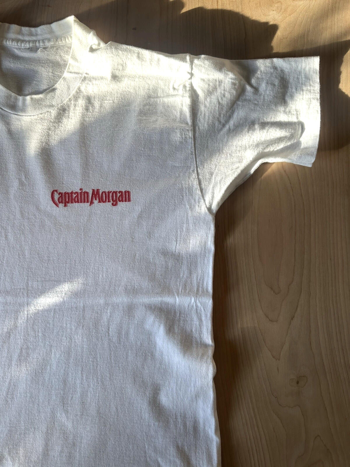 vintage 80's CAPTAIN MORGAN t shirt FRUIT OF THE LOOM single stitch LARGE white