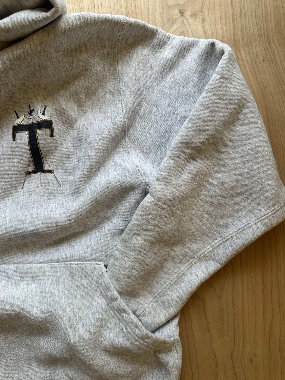 vintage 1980's TRINITY SCHOOL FENCING TEAM double lined HOODED SWEATSHIRT santee