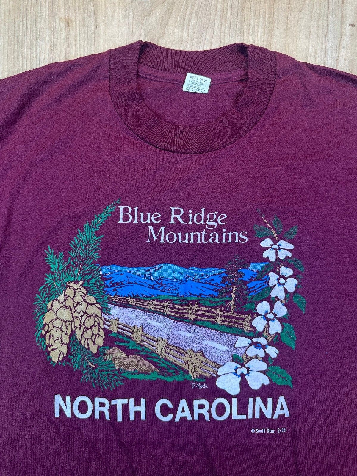 Vintage 80s Blue Ridge Mountains N Carolina tshirt single stitch screen stars