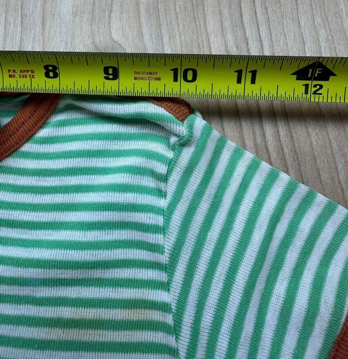 Vintage 70s Knit Pickers Striped Ribbed Knit top sm contrast binding cap sleeve
