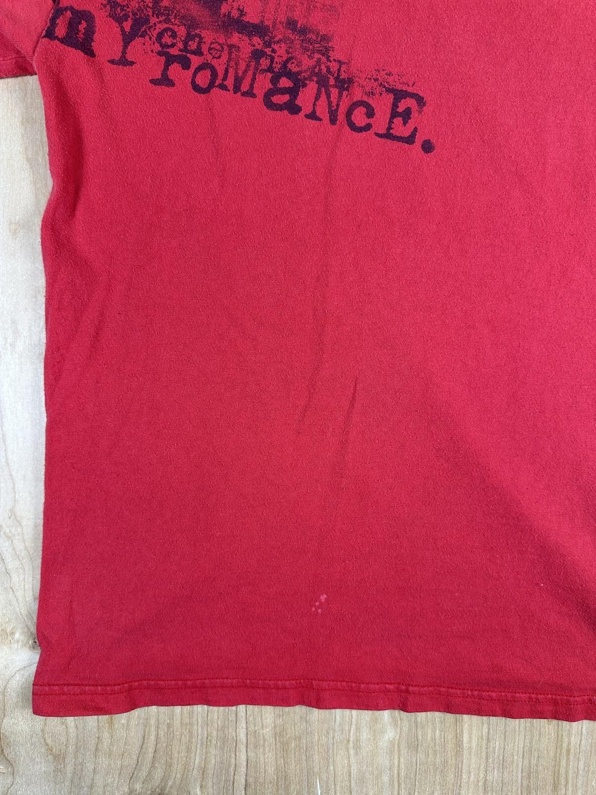 Vintage 2000s My Chemical Romance tshirt Hanes Heavyweight small tombstone rare