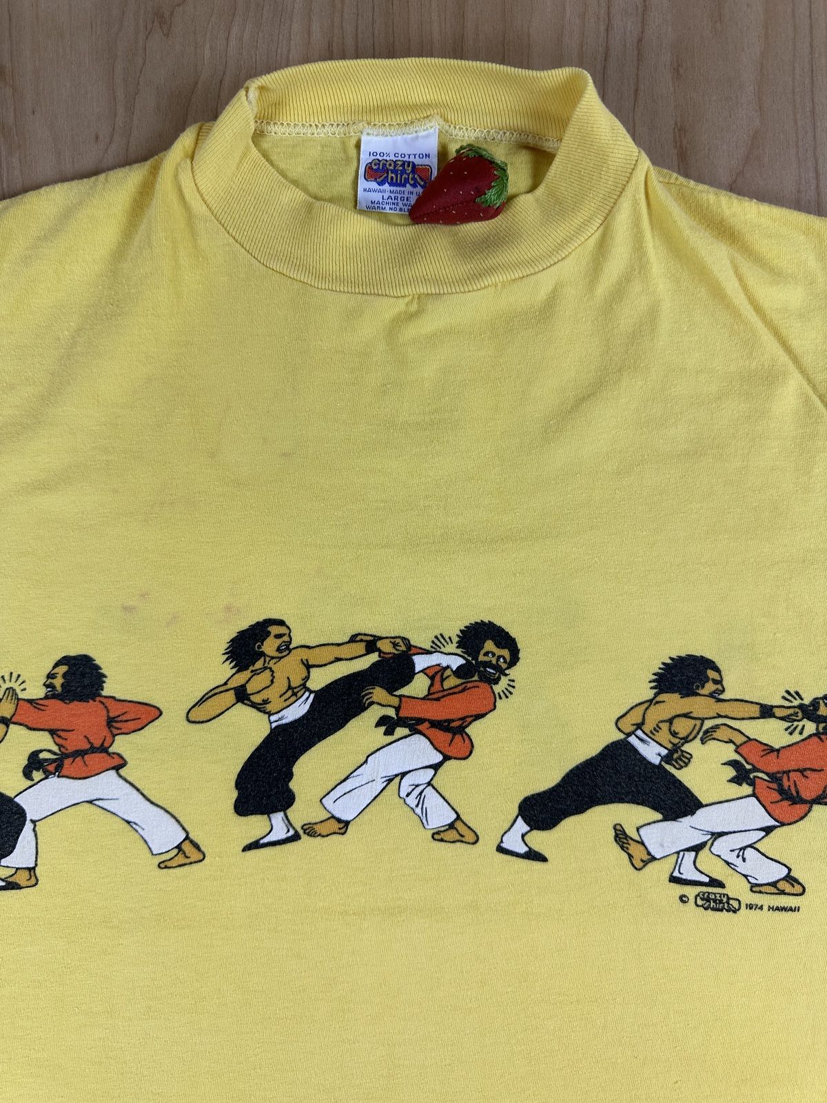 Vintage 70s Crazy Shirts Hawaii Kung Fu tshirt Single Stitch usa 100% cotton