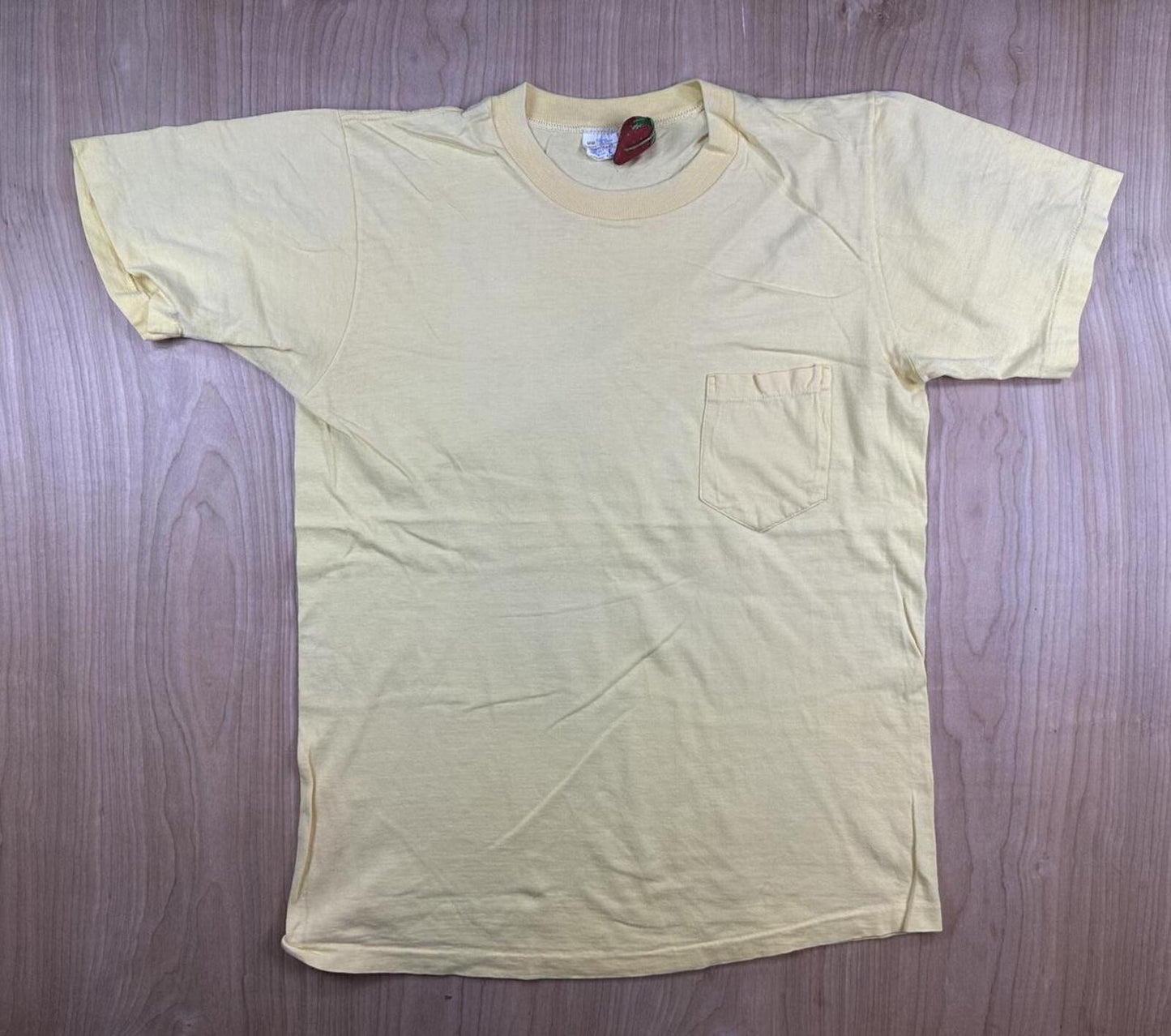 Vintage 70s Jcpenney Towncraft Single Stitch pocket tshirt large yellow cotton