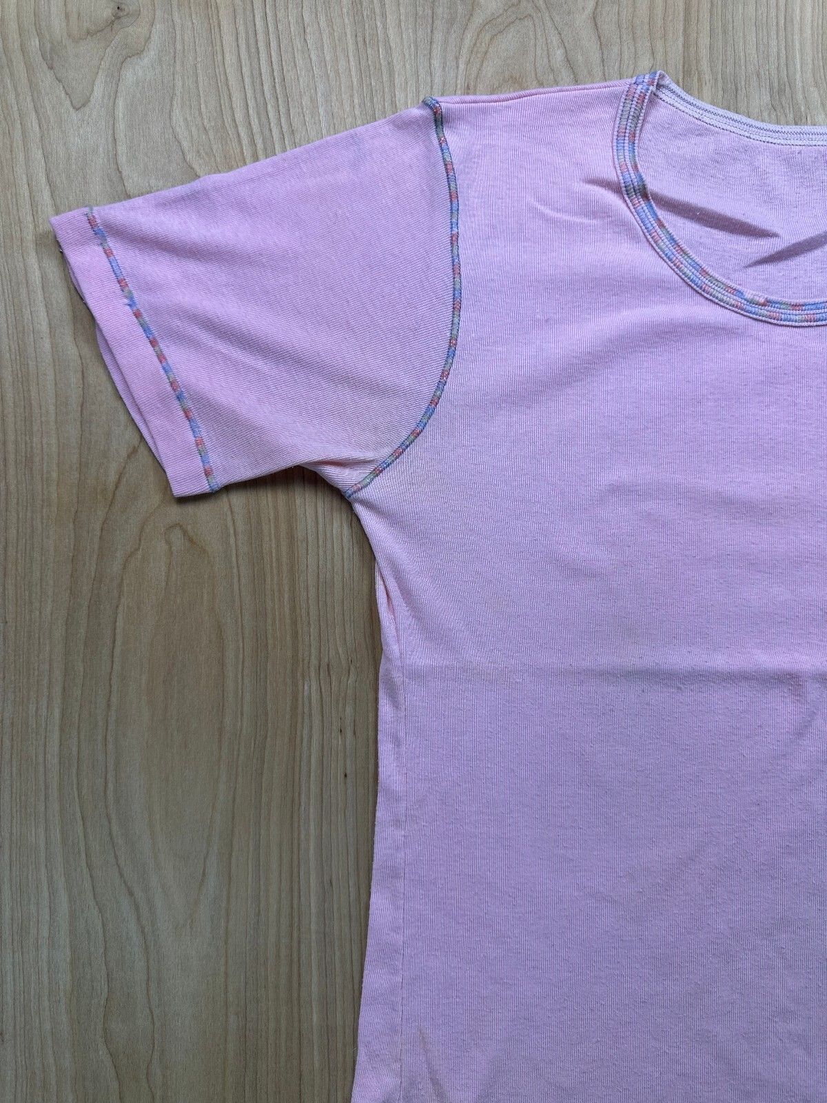 Vintage 70s Knit top contrast stitching small baby t scoopneck pink ribbed girly