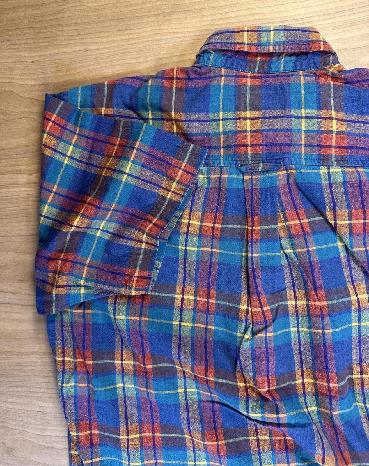Vintage 80s World Island short sleeve button up madras shirt 100% cotton medium