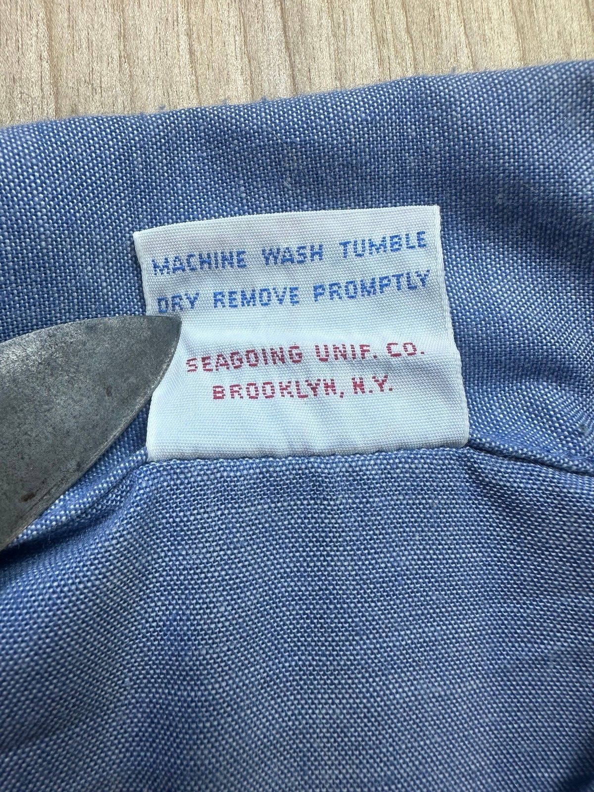 Vintage 70s Seafarer Chambray US. navy button up short sleeve stencil military
