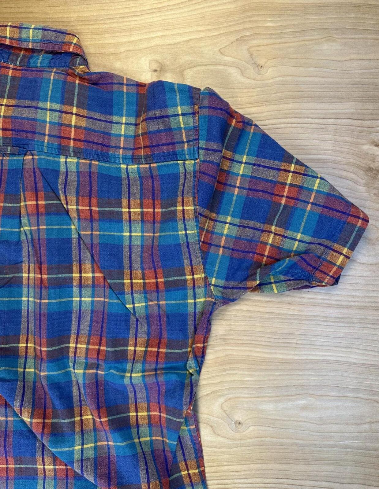 Vintage 80s World Island short sleeve button up madras shirt 100% cotton medium